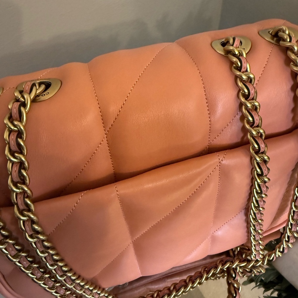 New Without Tag Coach Quilted Pillow Madison In Light Coral, - Picture 6 of 7